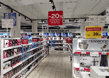 Interior de hipermercado de Carrefour